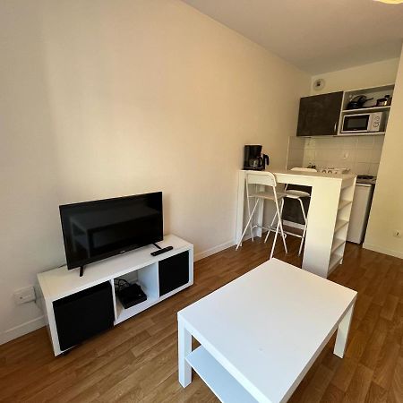 Acajou, Studio Avec Terrasse Et Parking Prive Caen Eksteriør bilde