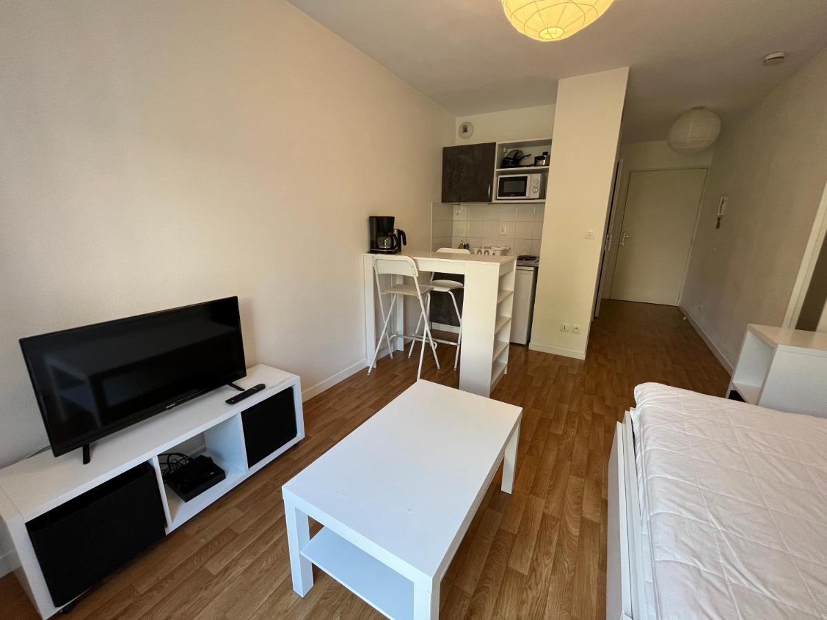 Acajou, Studio Avec Terrasse Et Parking Prive Caen Eksteriør bilde