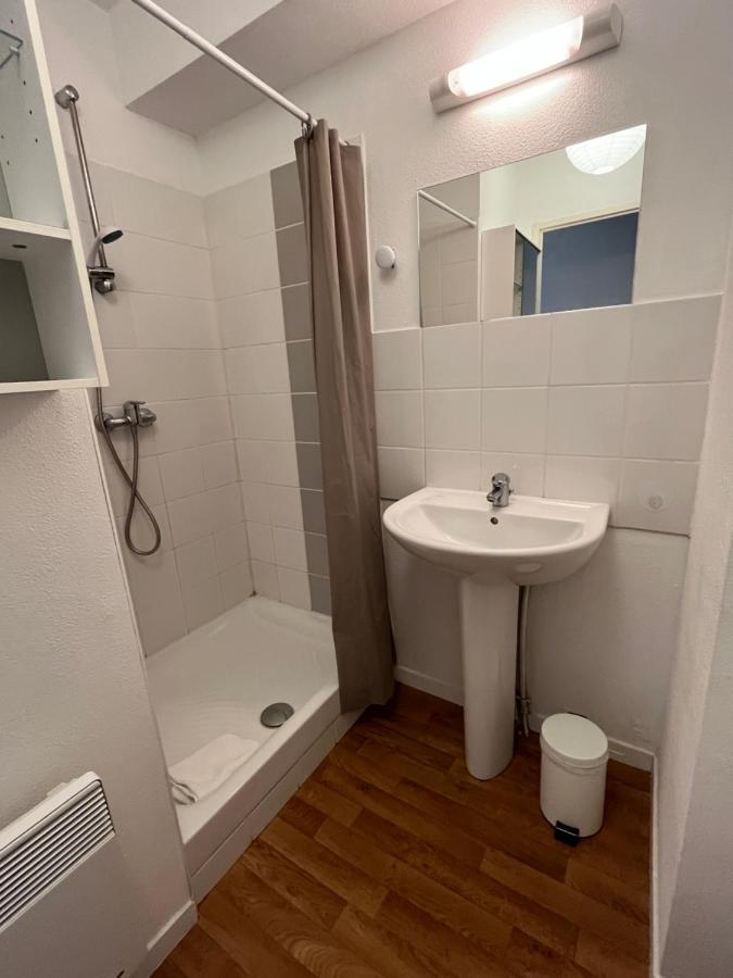 Acajou, Studio Avec Terrasse Et Parking Prive Caen Eksteriør bilde